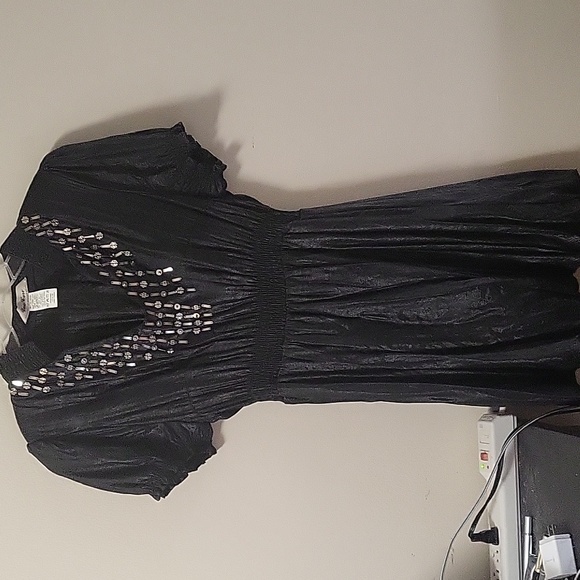 Uno Core dress - Picture 1 of 3